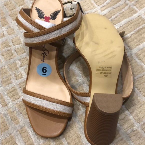Sandals - Picture 3 of 3